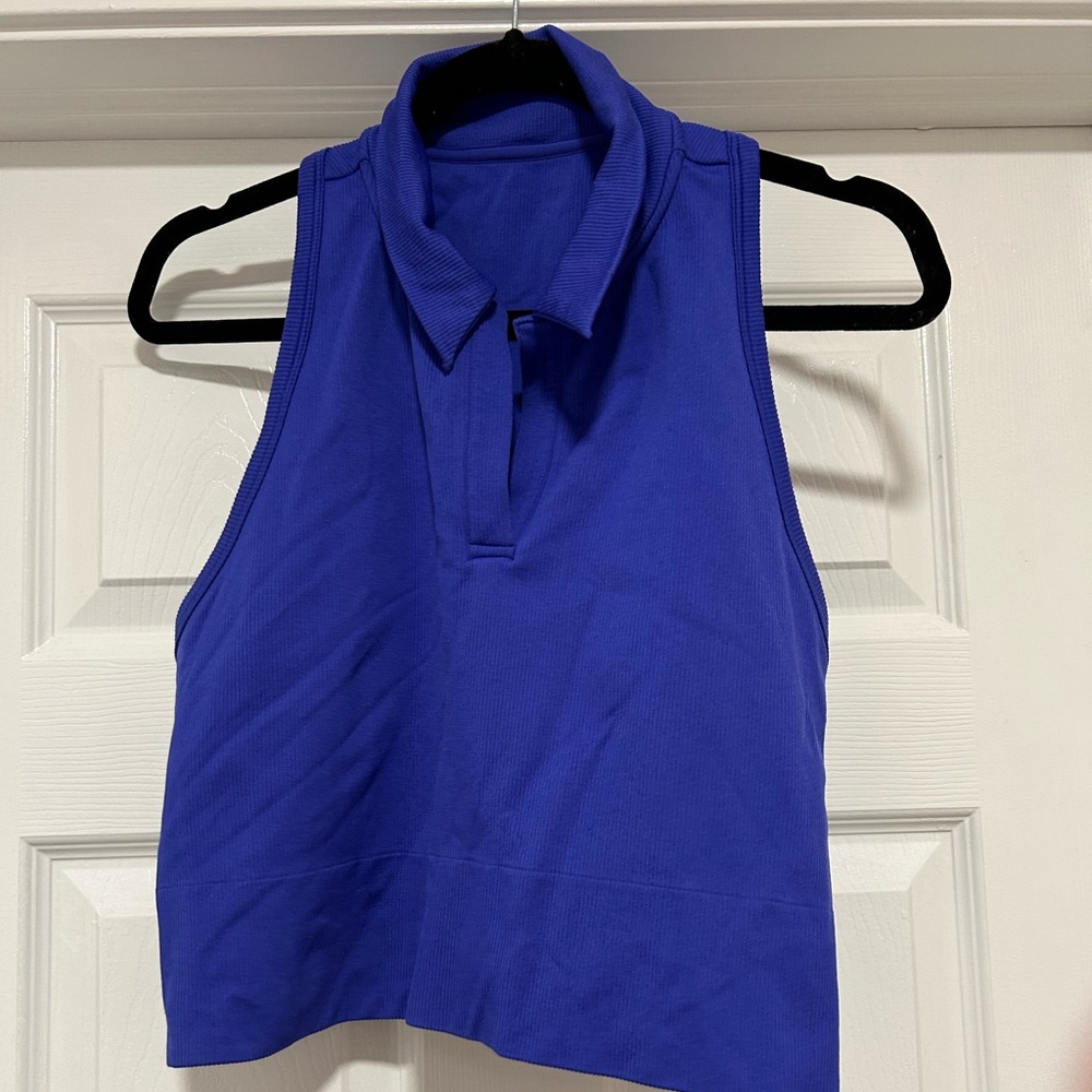 1 blue azure Athleta work out crop top in size XL. Worn once. non smoking home